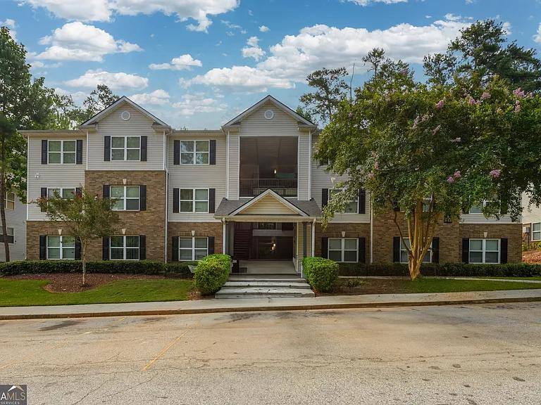 Condo for rent at 6301 Fairington Village Dr, Lithonia, GA 30038