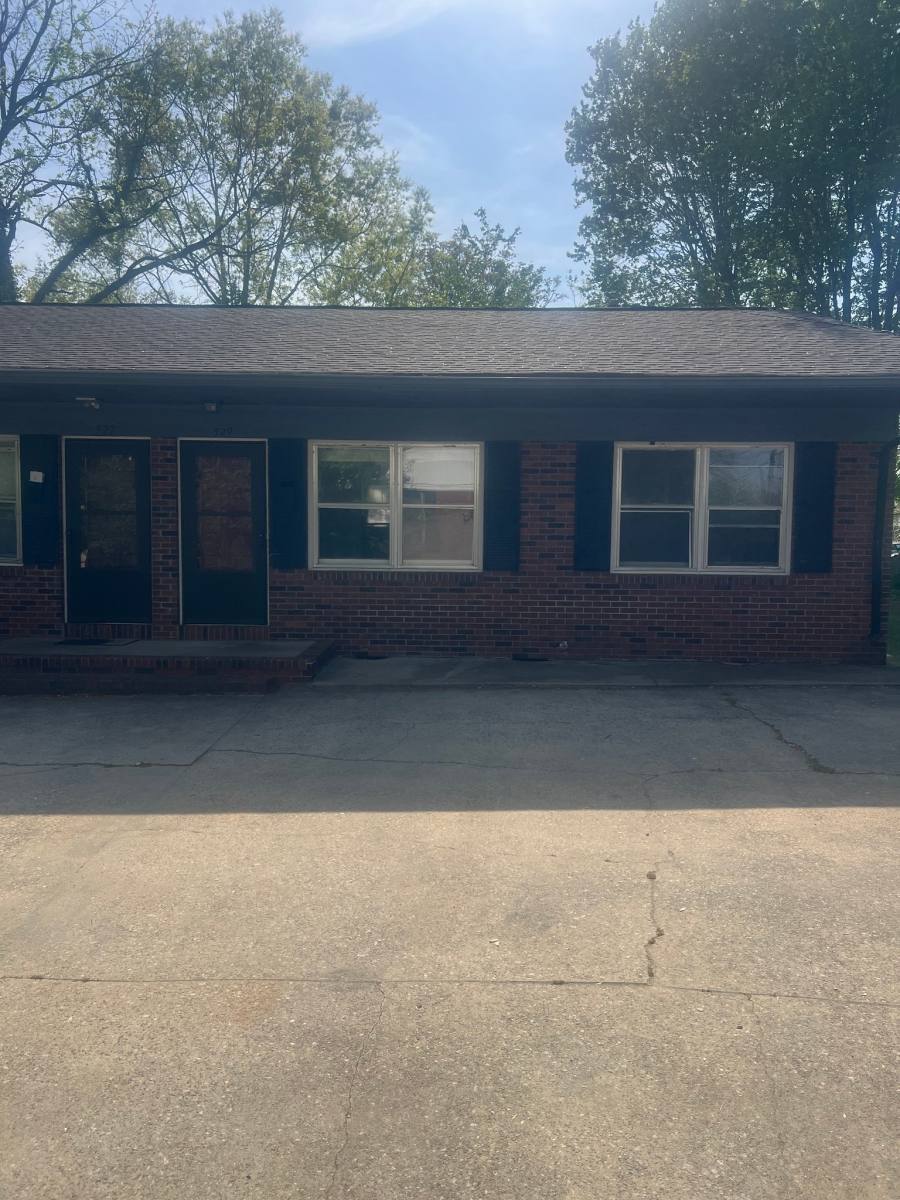 Apartment for rent at 529 E Sharpe St, Statesville, NC 28677