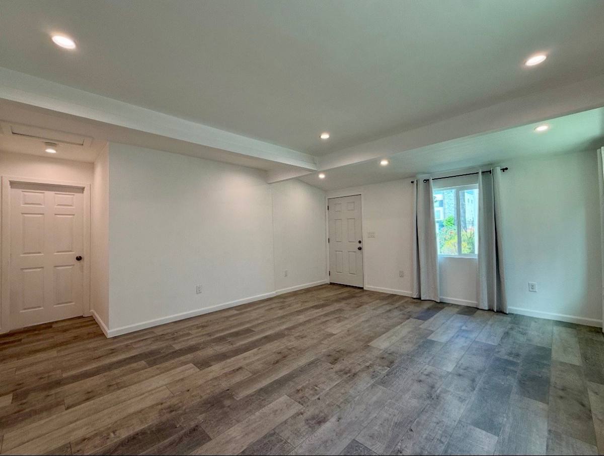 Apartment for rent at 1438 11th St #B, Santa Monica, CA 90401