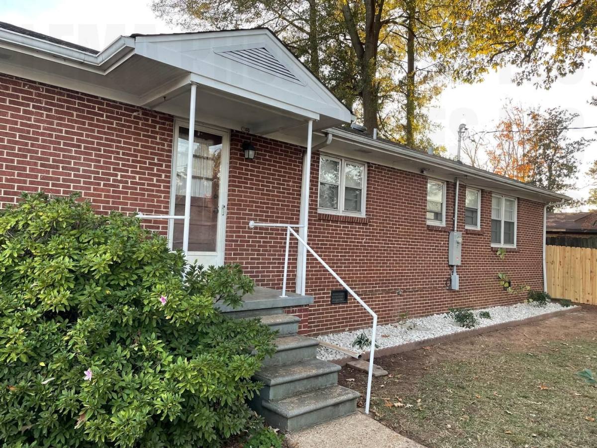 House for rent at 1103 E 2nd St, Tuscumbia, AL 35674