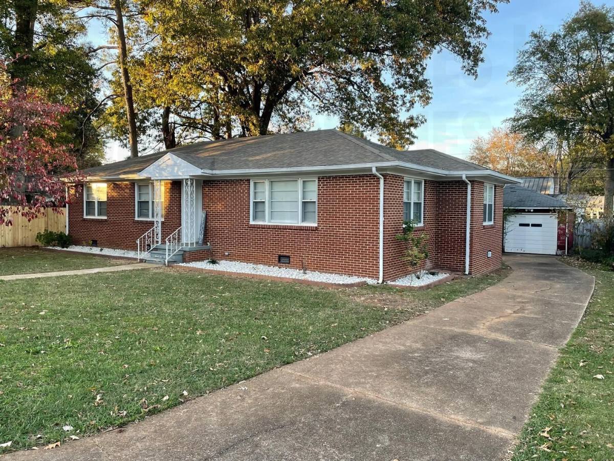 House for rent at 1103 E 2nd St, Tuscumbia, AL 35674