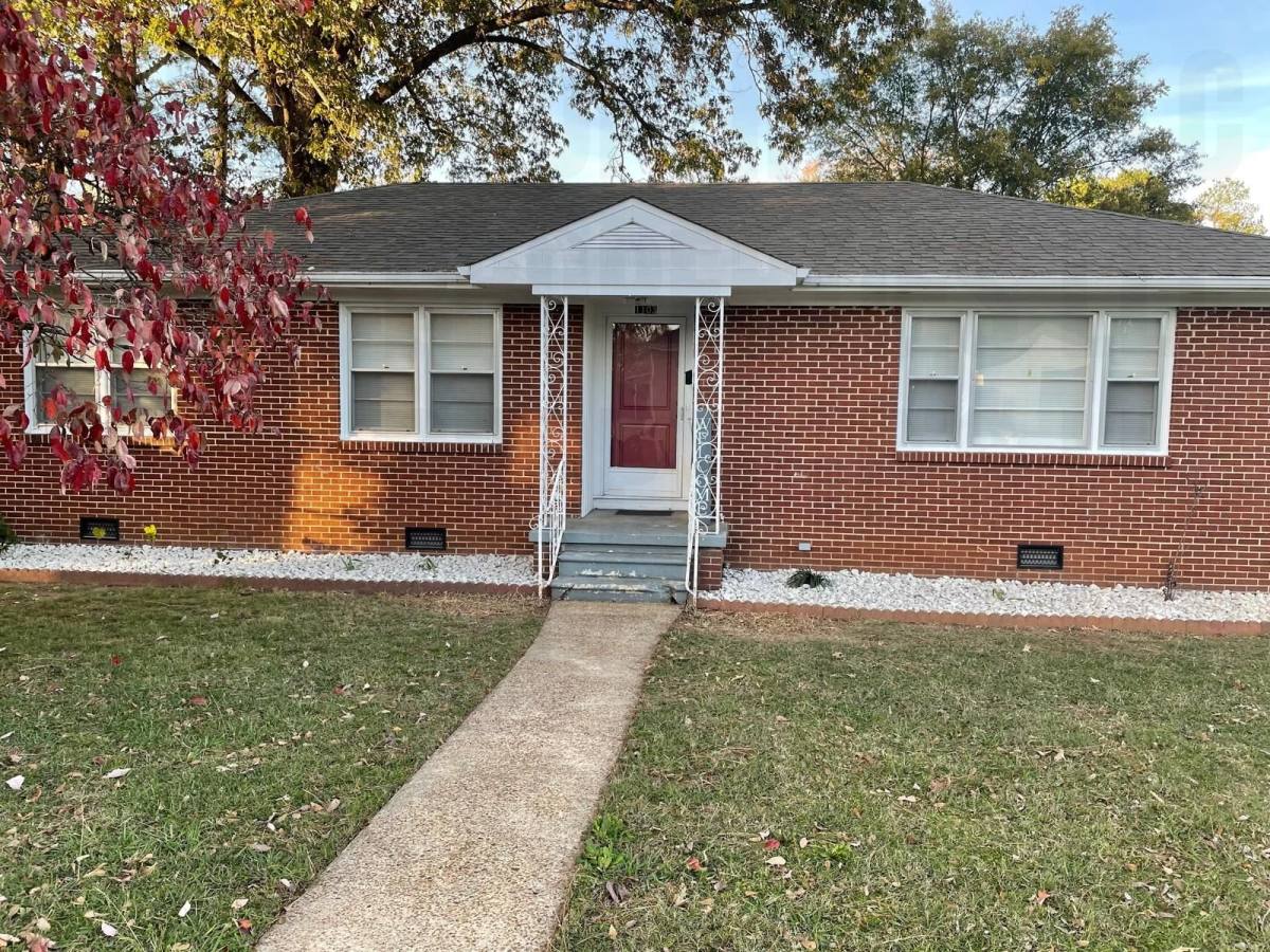 House for rent at 1103 E 2nd St, Tuscumbia, AL 35674