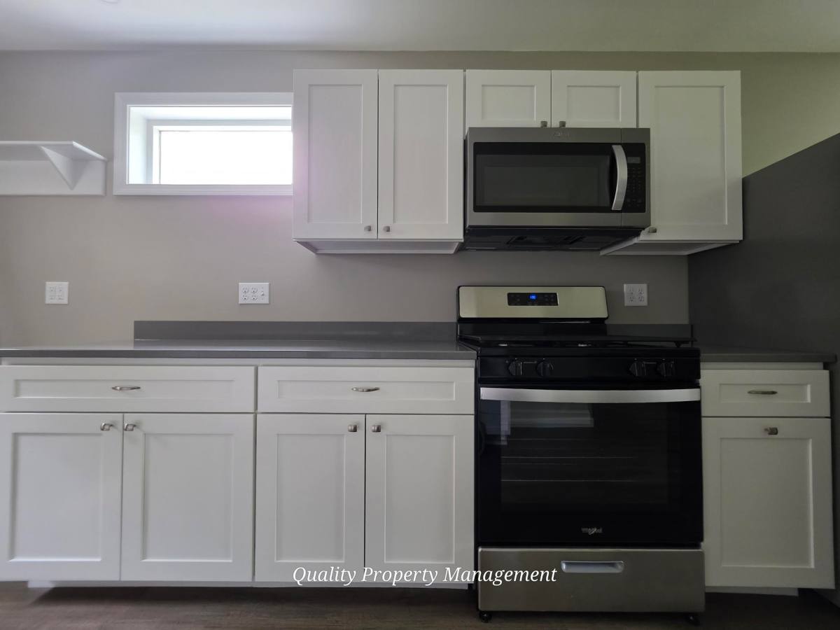 Apartment for rent at 371 Lincoln St #3, Bangor, ME 04401