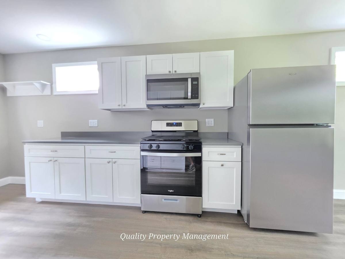 Apartment for rent at 371 Lincoln St #3, Bangor, ME 04401
