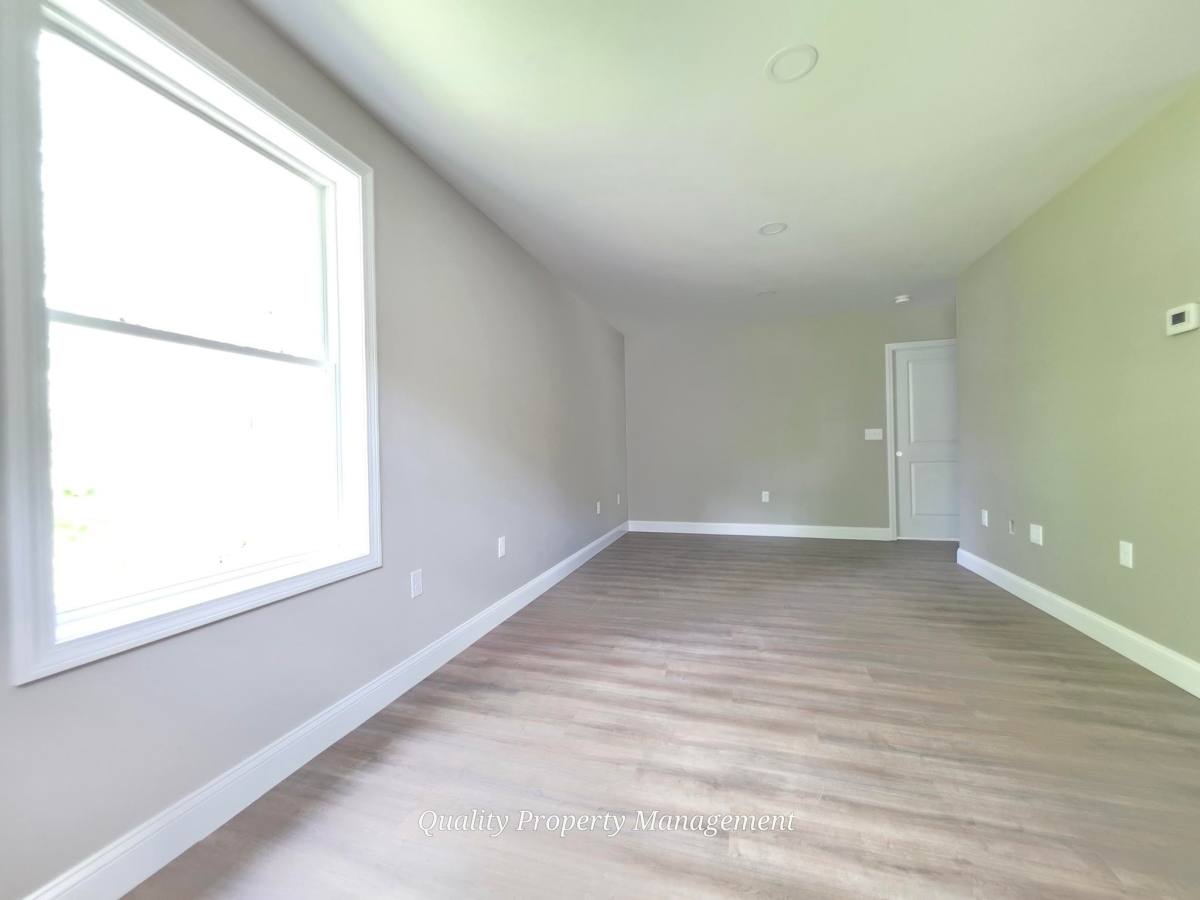 Apartment for rent at 371 Lincoln St #3, Bangor, ME 04401