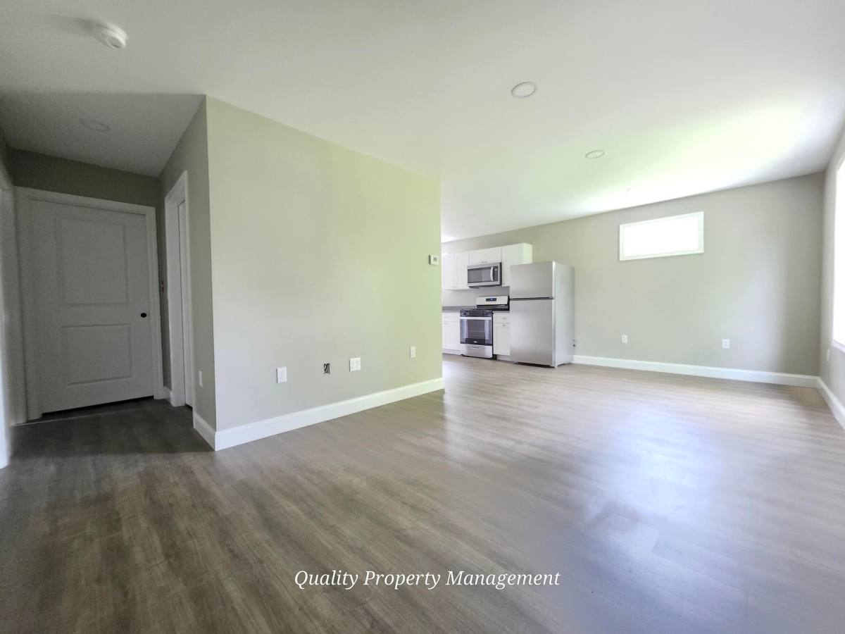 Apartment for rent at 371 Lincoln St #3, Bangor, ME 04401