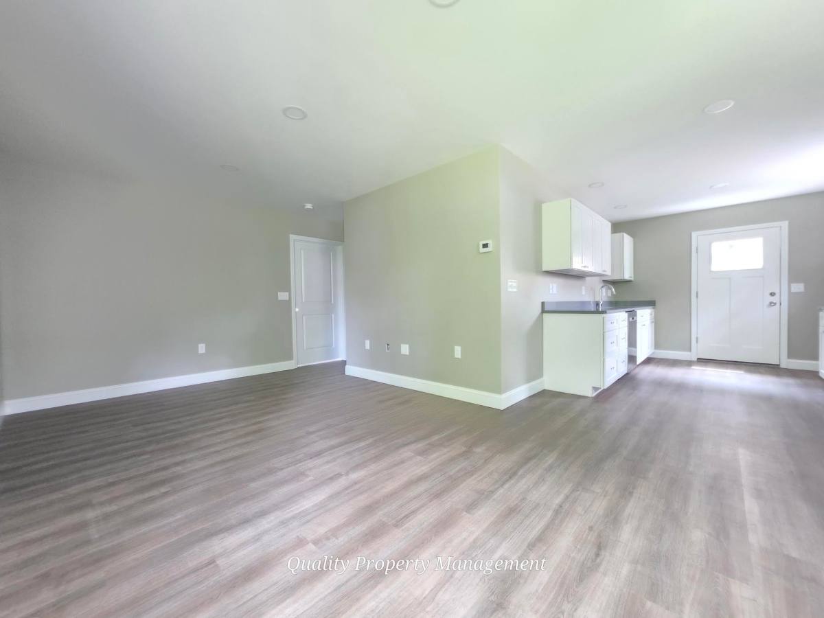 Apartment for rent at 371 Lincoln St #3, Bangor, ME 04401