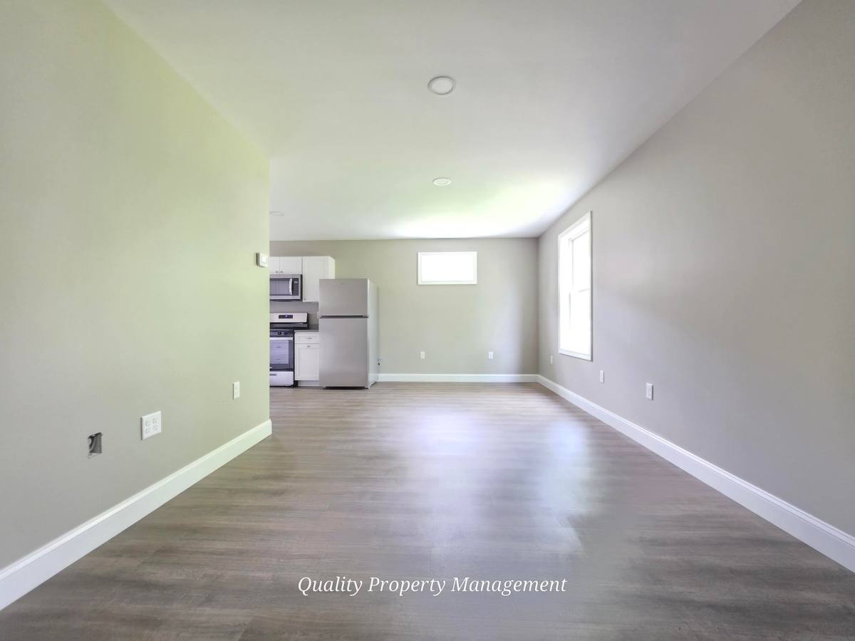 Apartment for rent at 371 Lincoln St #3, Bangor, ME 04401