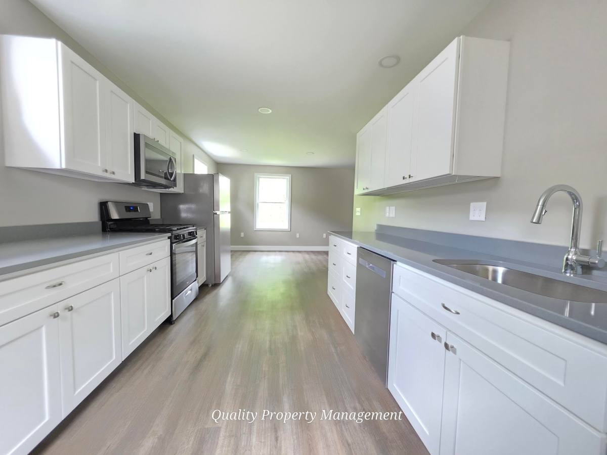 Apartment for rent at 371 Lincoln St #3, Bangor, ME 04401