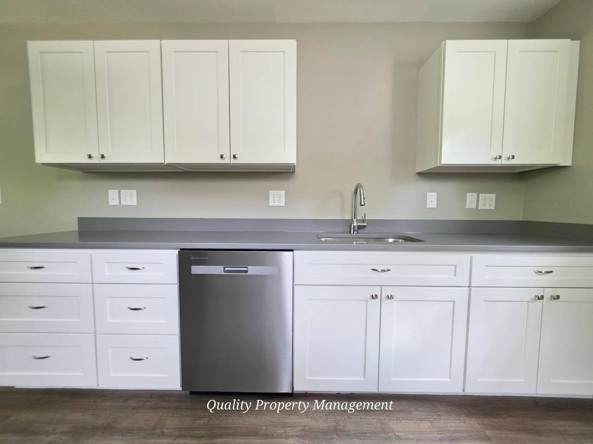 Apartment for rent at 371 Lincoln St #3, Bangor, ME 04401