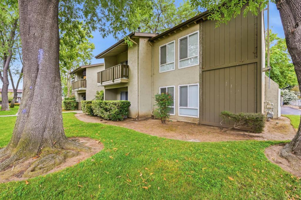 Condo for rent at 2536 White Oak Place #5, Escondido, CA 92027