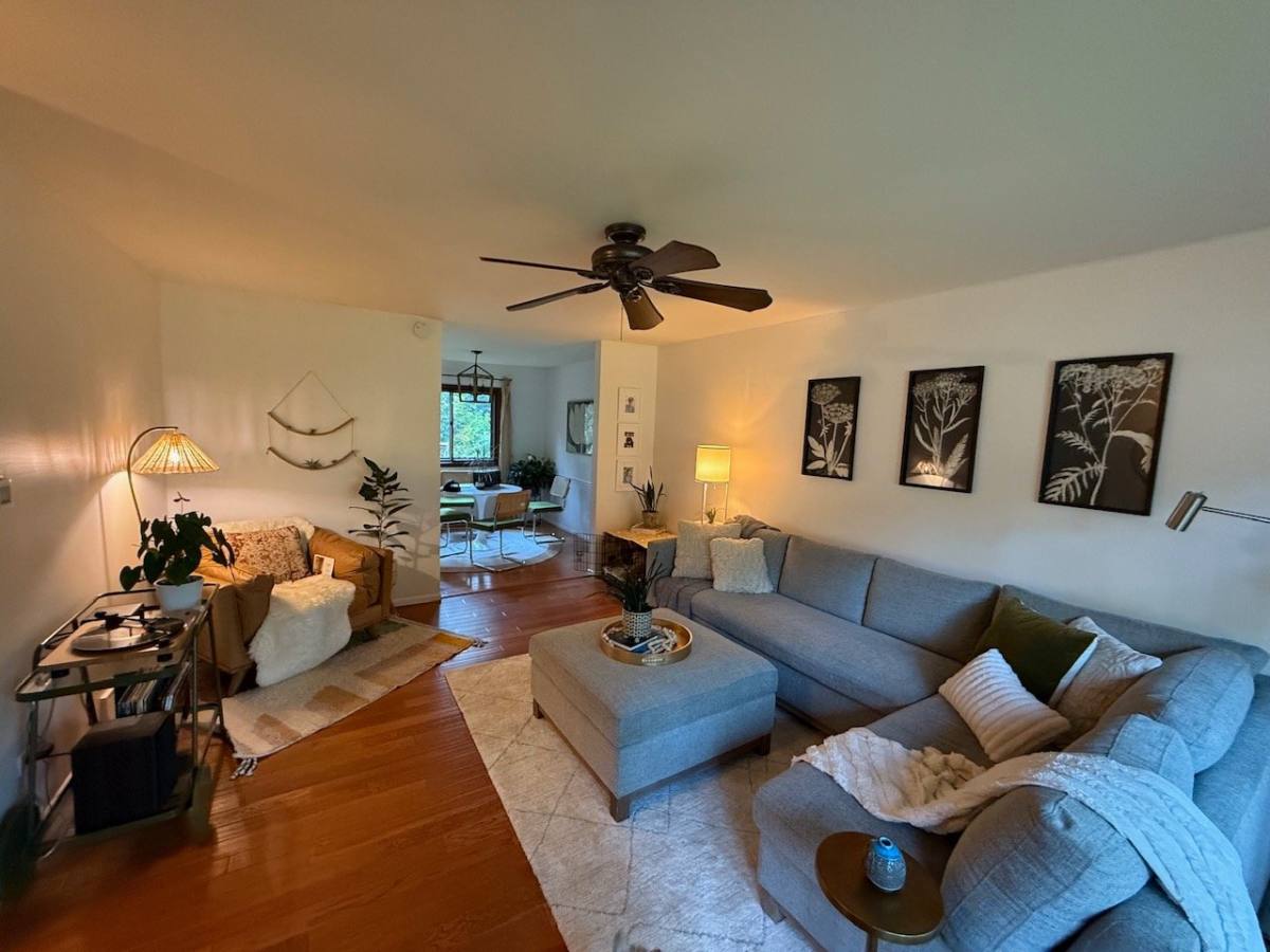House for rent at 26W029 Hazel Lane, Wheaton, IL 60187