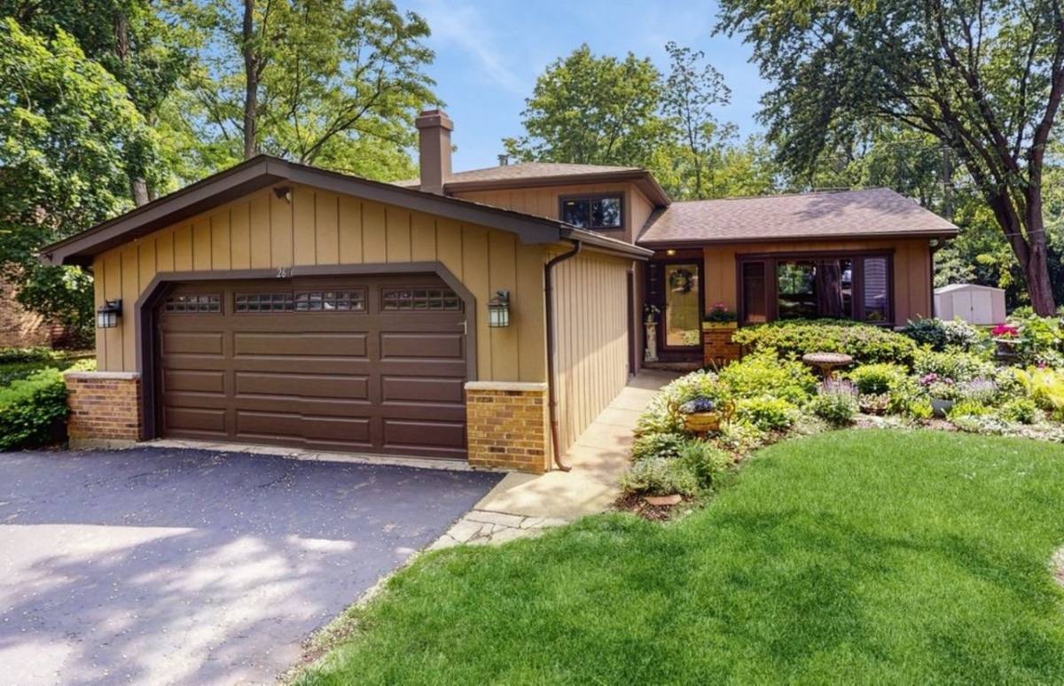 House for rent at 26W029 Hazel Lane, Wheaton, IL 60187