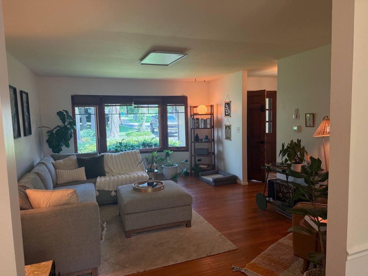 House for rent at 26W029 Hazel Lane, Wheaton, IL 60187