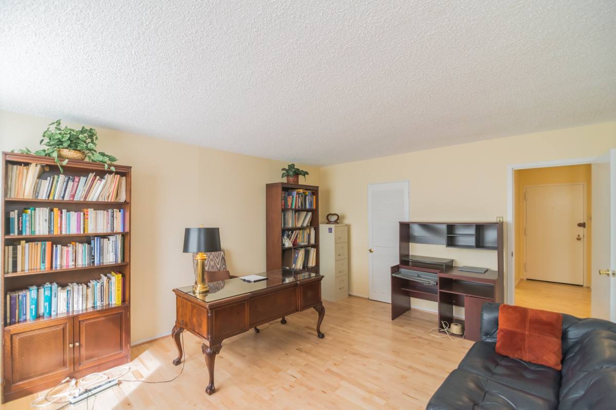 Apartment for rent at 1325 18th St NW #212, Washington, DC 20036