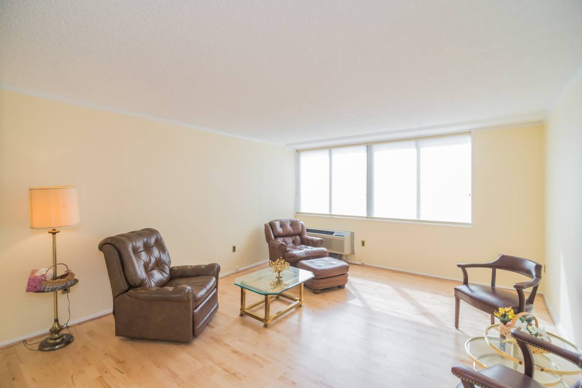Apartment for rent at 1325 18th St NW #212, Washington, DC 20036