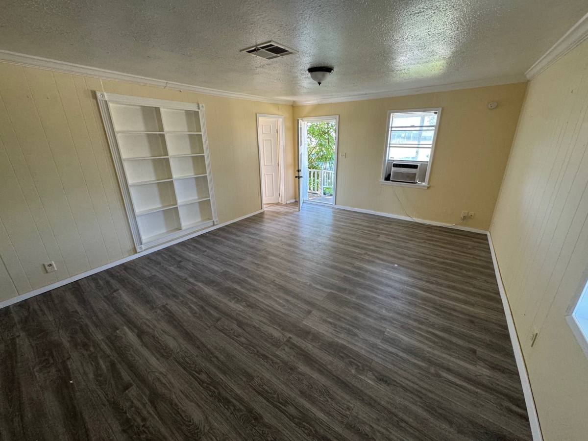 House for rent at 363 State Highway 75 N, Huntsville, TX 77320