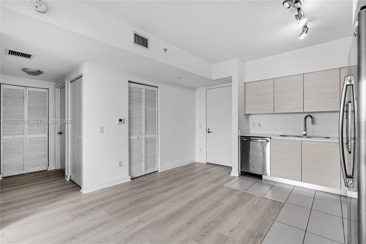 Apartment for rent at 4250 Biscayne Blvd #914, Miami, FL 33137