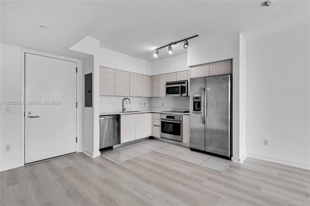 Apartment for rent at 4250 Biscayne Blvd #914, Miami, FL 33137