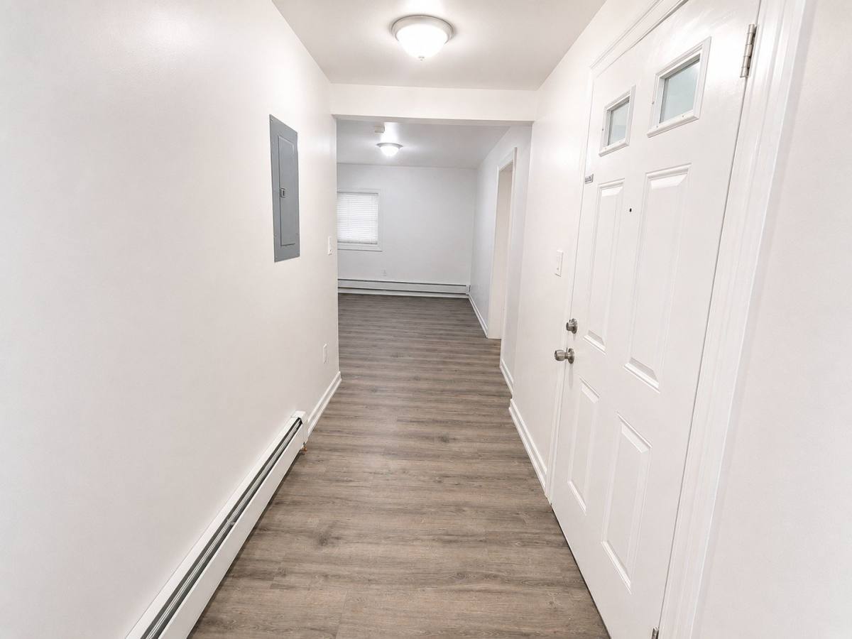Apartment for rent at 121 Brookside Ave #1F, Irvington, NJ 07111