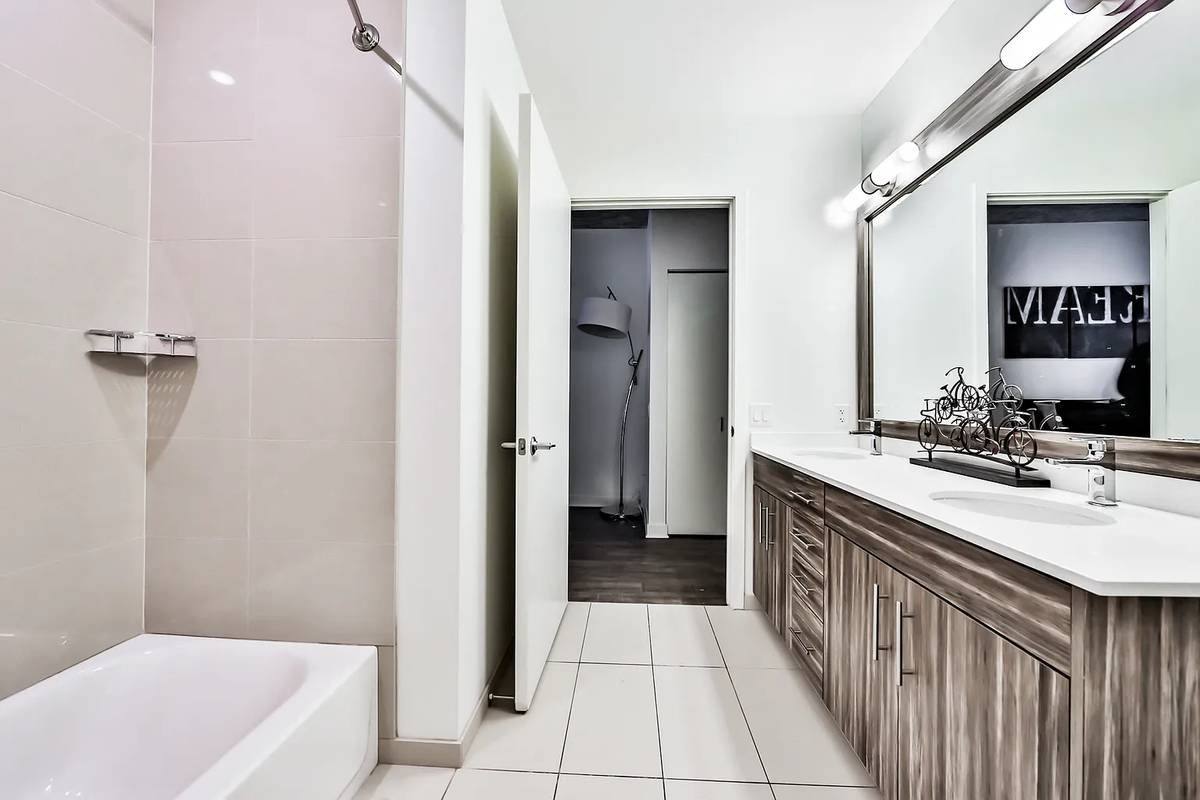 Apartment for rent at 419 E Ohio St, Chicago, IL 60611