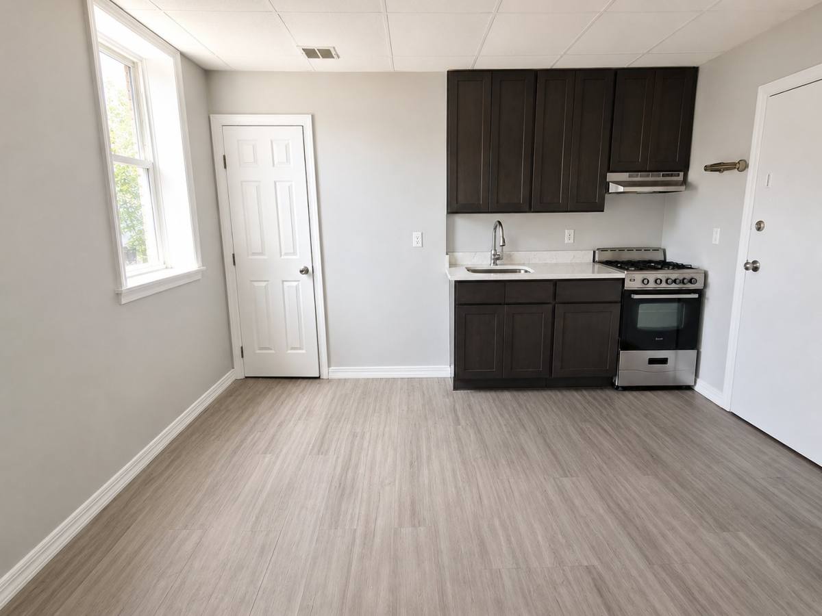 Apartment for rent at 587 N 6th St #3B, Newark, NJ 07107