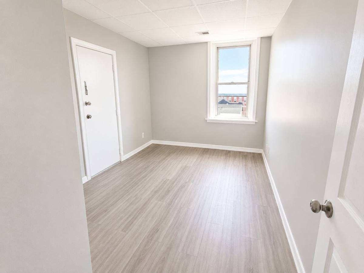Apartment for rent at 587 N 6th St #3B, Newark, NJ 07107