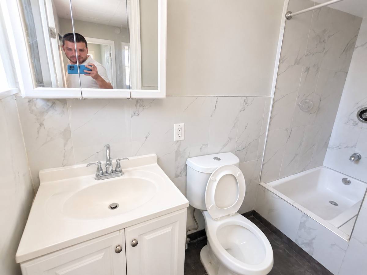 Apartment for rent at 587 N 6th St #3B, Newark, NJ 07107