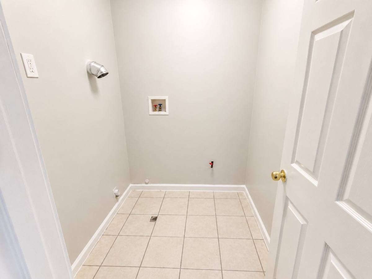 Apartment for rent at 132 Fabyan Place #1, Newark, NJ 07112