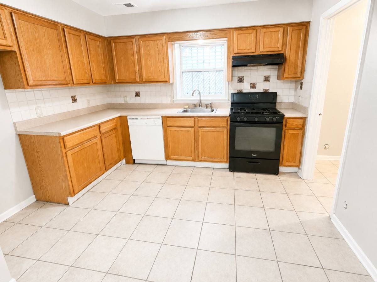 Apartment for rent at 132 Fabyan Place #1, Newark, NJ 07112