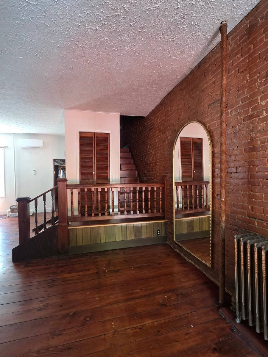 House for rent at 131 W Broadway, Jim Thorpe, PA 18229