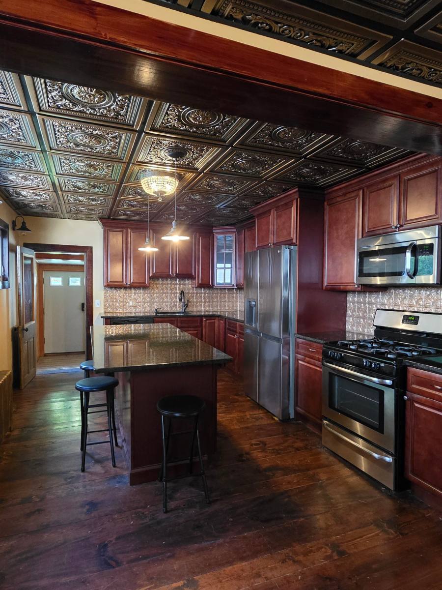 House for rent at 131 W Broadway, Jim Thorpe, PA 18229