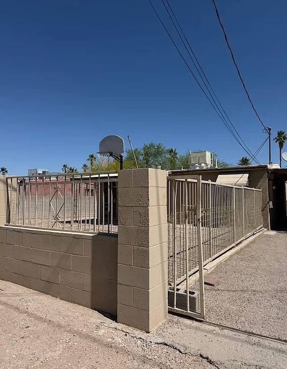 House for rent at 419 E Alturas St, Tucson, AZ 85705
