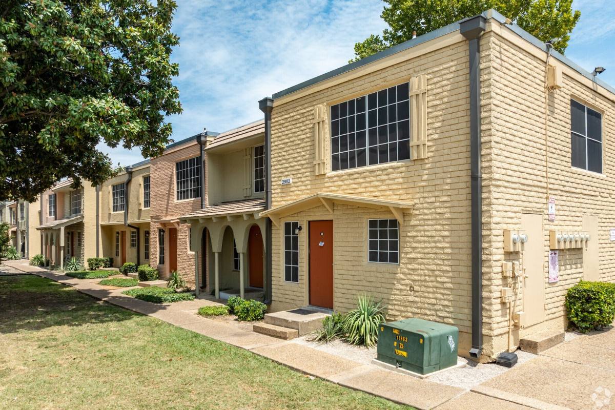 Apartment for rent at 2900 S 5th St #20, Garland, TX 75041