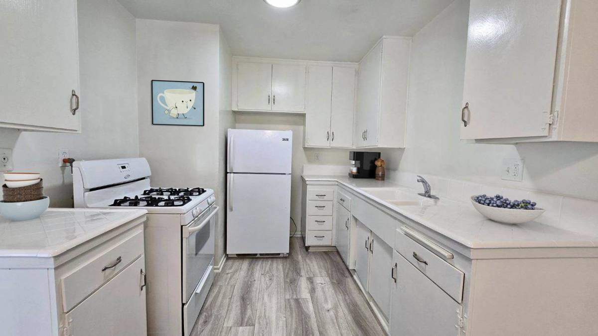 Apartment for rent at 110 S Michigan Ave #16, Pasadena, CA 91106