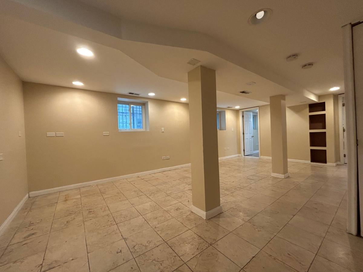 Apartment for rent at 3849 W School St #1, Chicago, IL 60618
