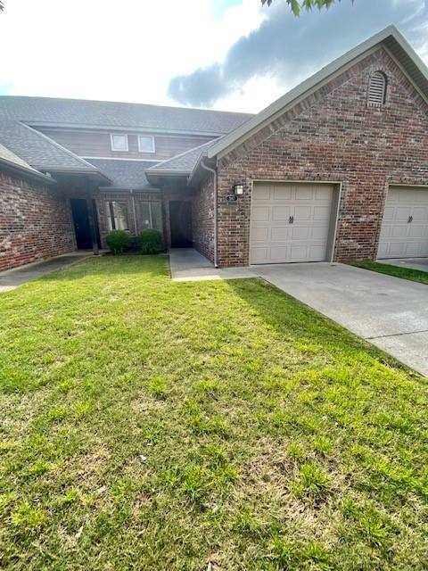 Townhouse for rent at 3231 W Montrail Place, Fayetteville, AR 72704