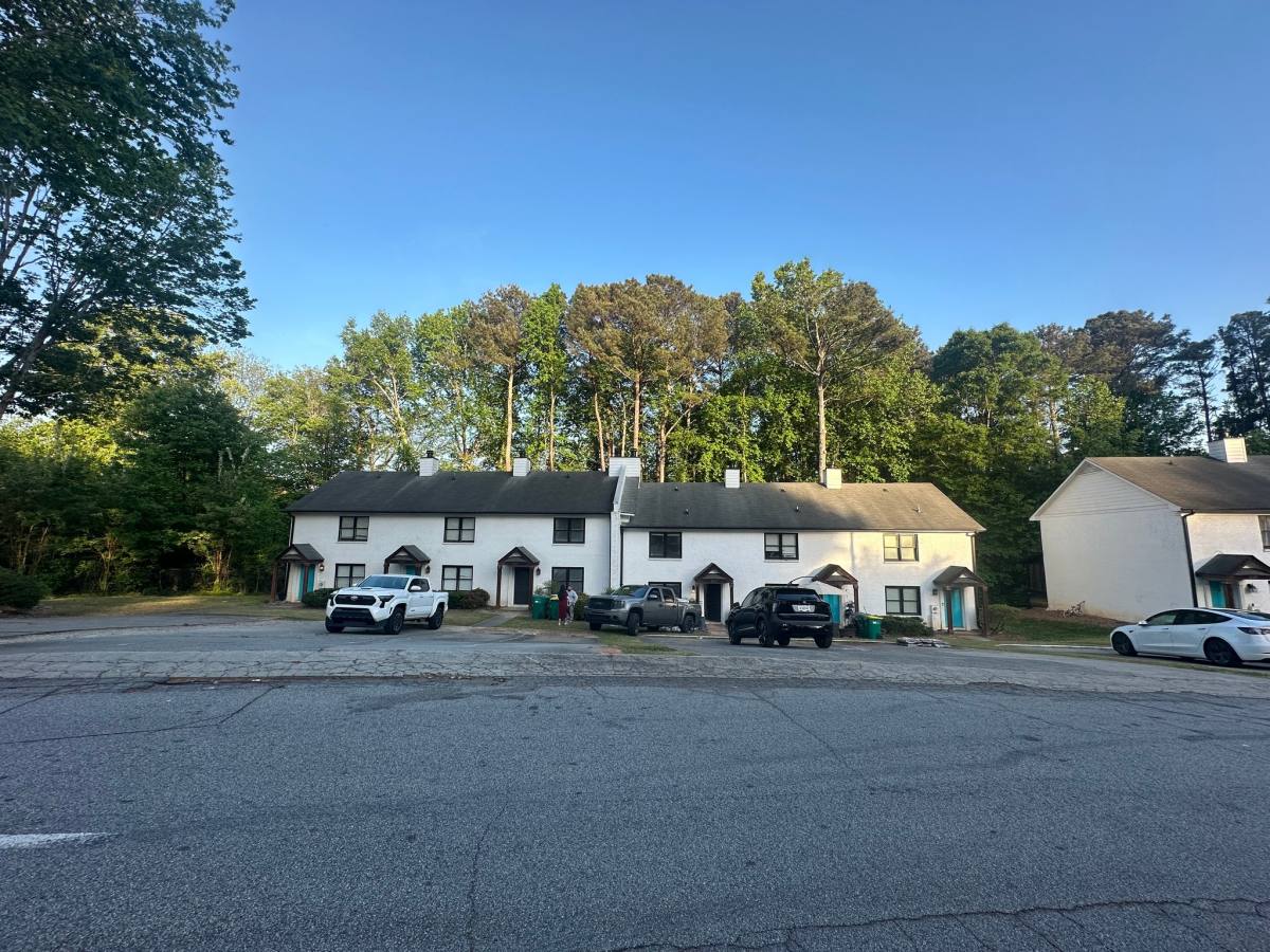 Townhouse for rent at 809 Burns Walk Court NW, Lilburn, GA 30047