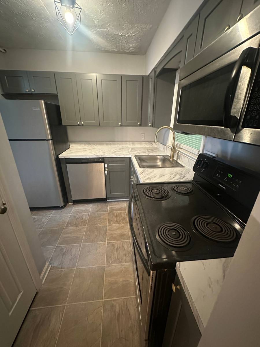 Townhouse for rent at 809 Burns Walk Court NW, Lilburn, GA 30047