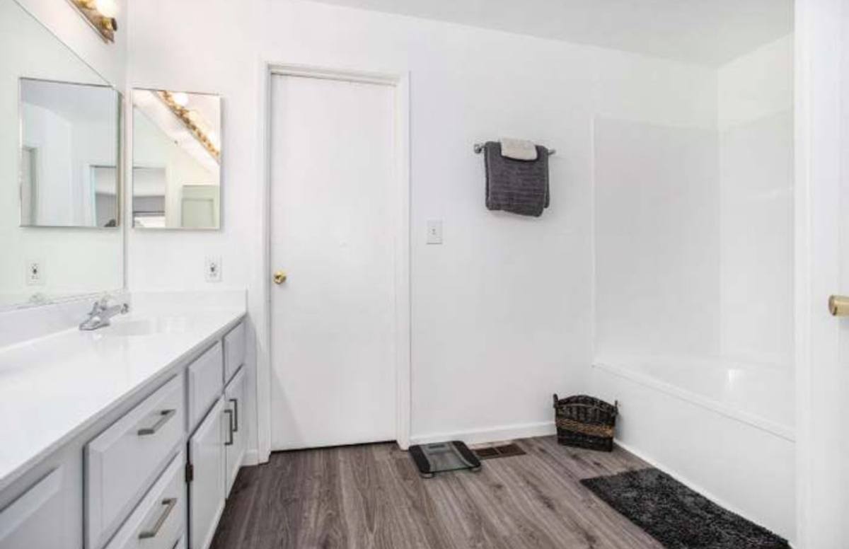Apartment for rent at 1424 Market St #B, Oakland, CA 94607