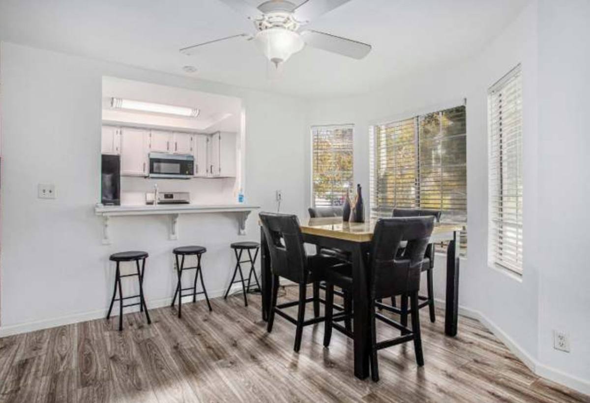 Apartment for rent at 1424 Market St #B, Oakland, CA 94607