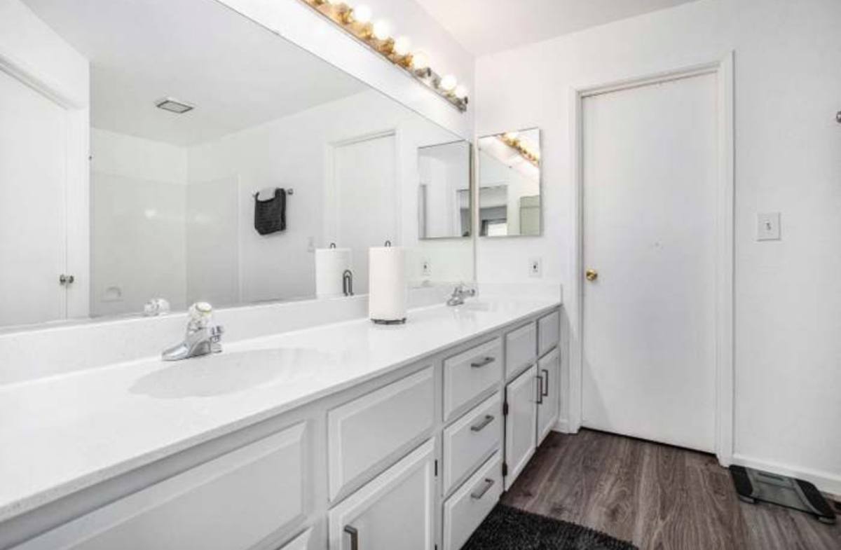 Apartment for rent at 1424 Market St #B, Oakland, CA 94607