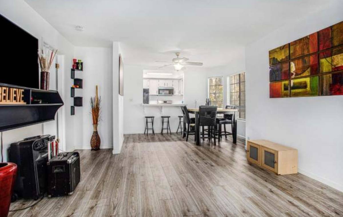 Apartment for rent at 1424 Market St #B, Oakland, CA 94607