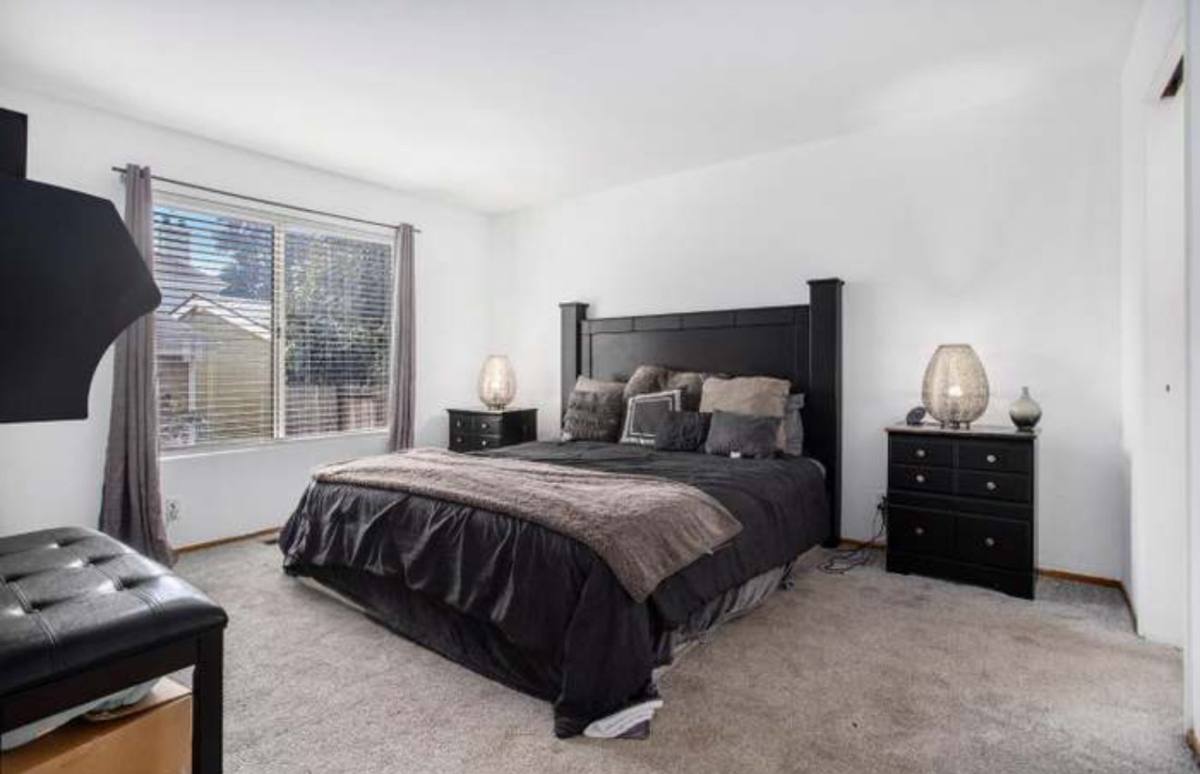 Apartment for rent at 1424 Market St #B, Oakland, CA 94607