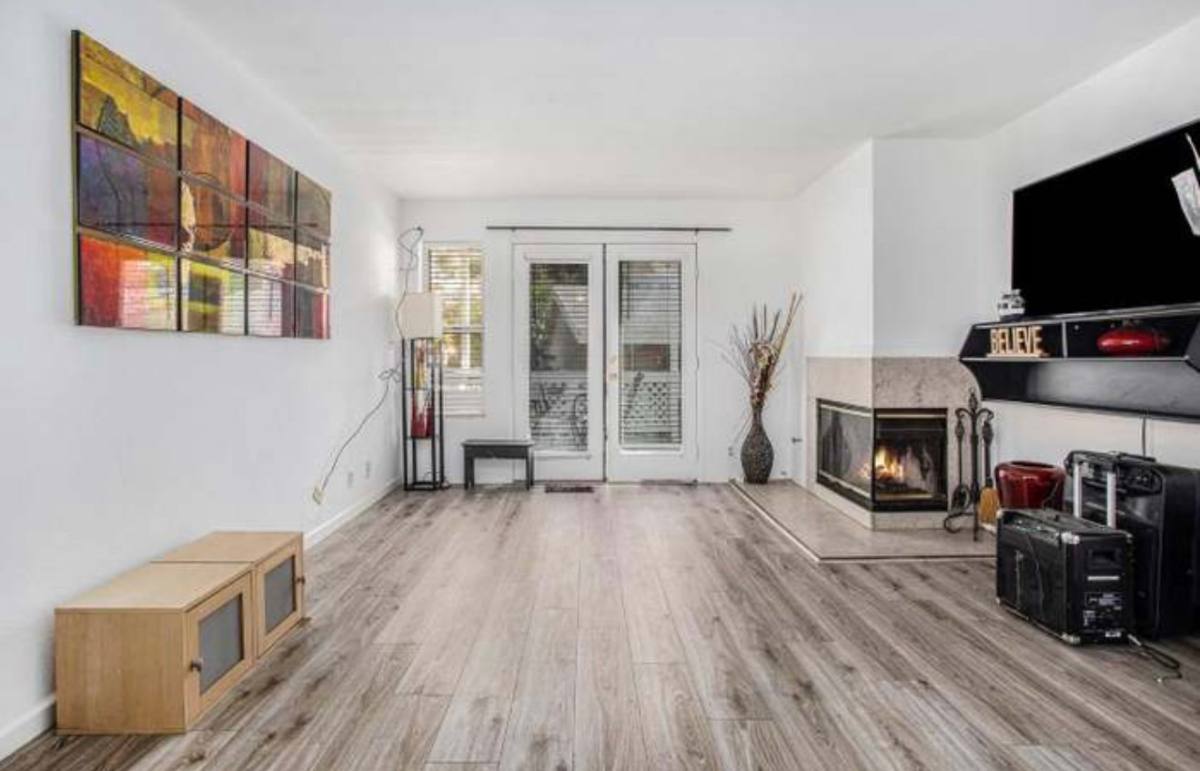 Apartment for rent at 1424 Market St #B, Oakland, CA 94607
