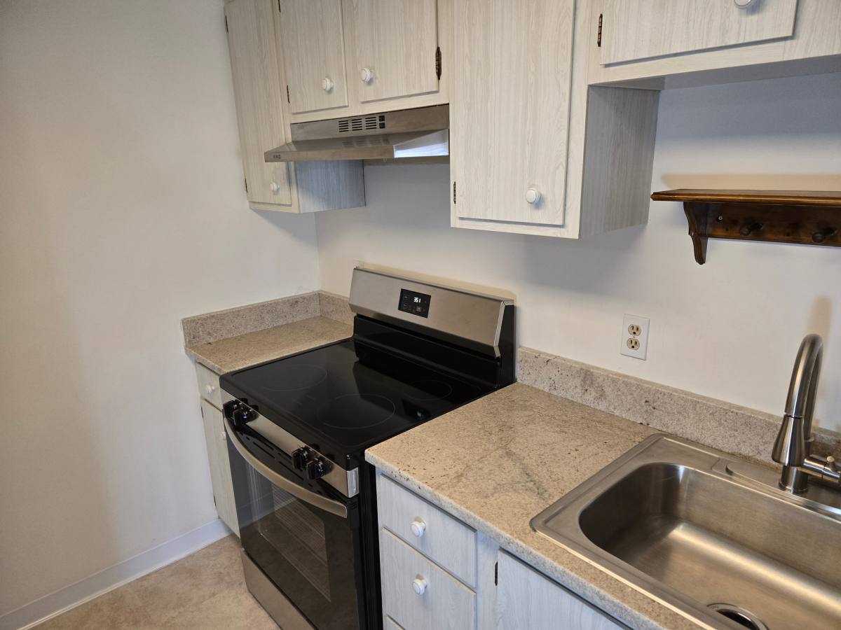 Townhouse for rent at 4849 Grace Rd, North Olmsted, OH 44070