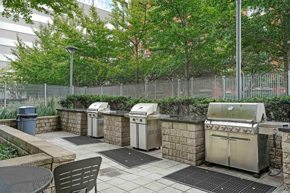 Apartment for rent at 1245 S Michigan Ave, Chicago, IL 60605