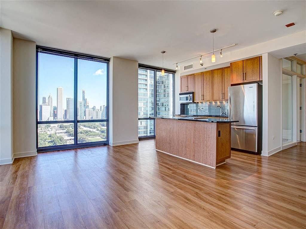 Apartment for rent at 1245 S Michigan Ave, Chicago, IL 60605