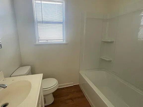 Apartment for rent at 1122 Cherry Ave #D, Long Beach, CA 90813