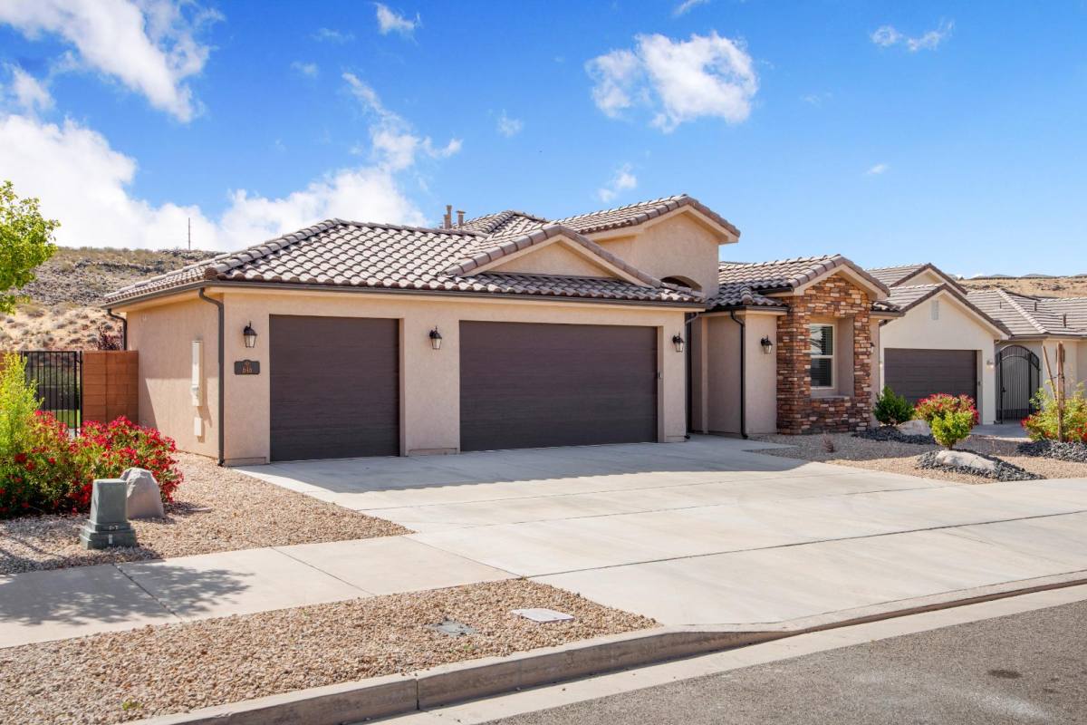 House for rent at 646 N Sandy Talus Dr, Washington, UT 84780